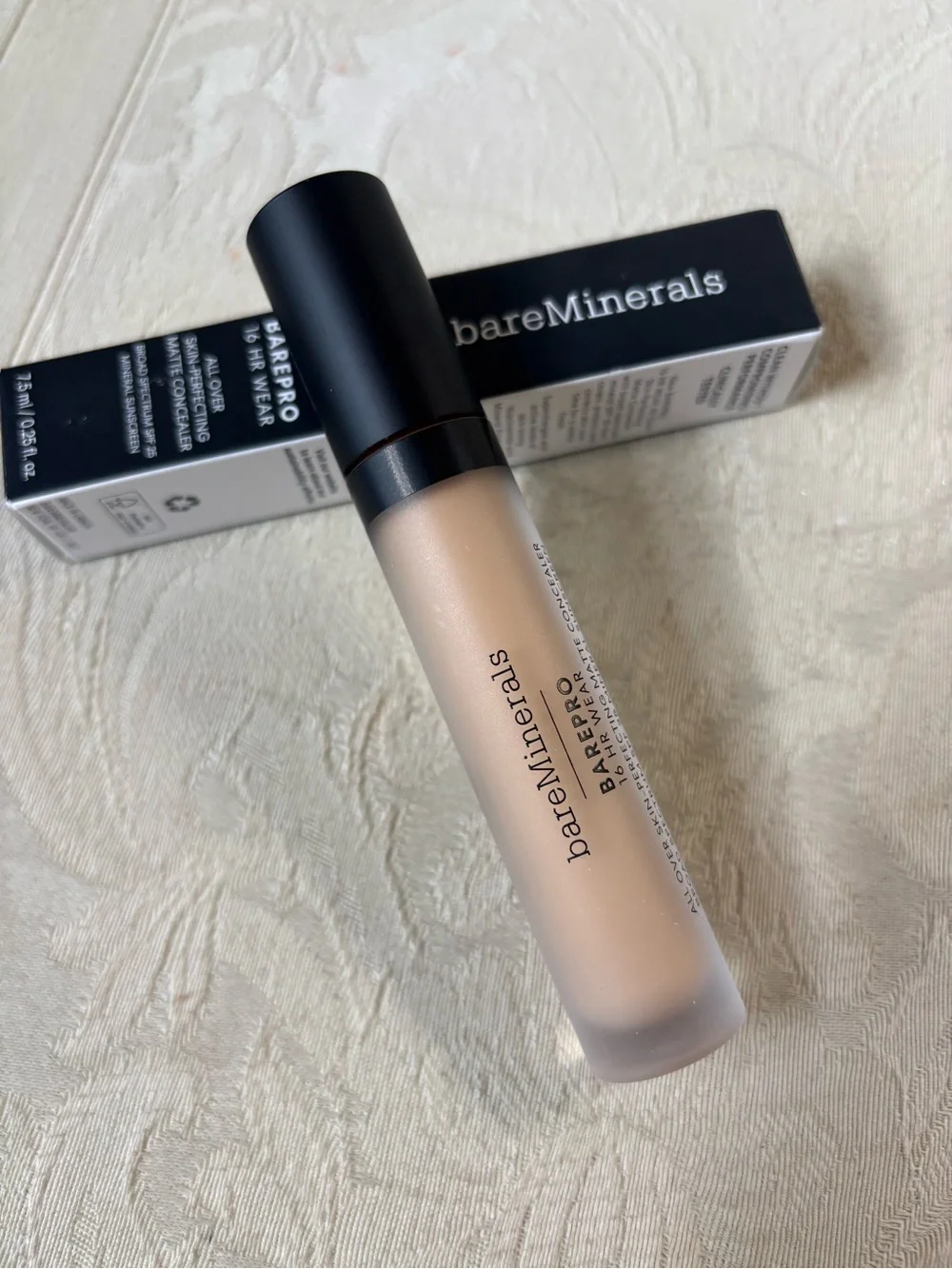 Bareminerals Bare Pro 16 Hr Wear Concealer Light Neutral 200 BNIB